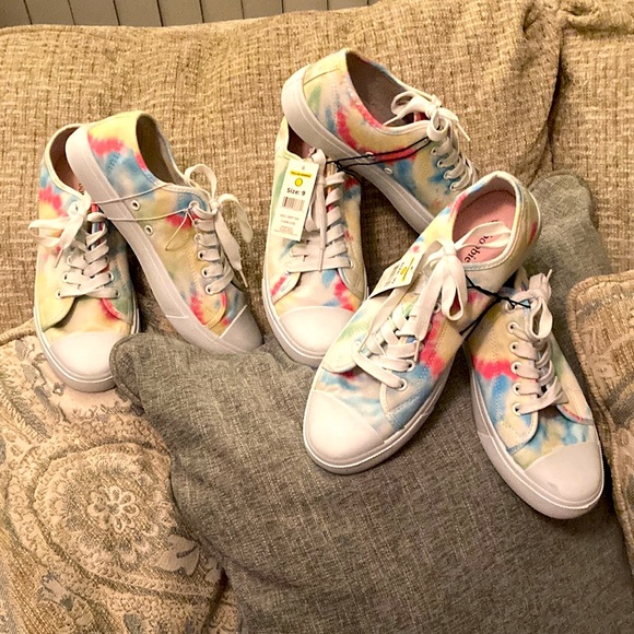 NWT 🌈 Tie Dye Converse Inspired Sneakers 🌈 - Picture 7 of 7